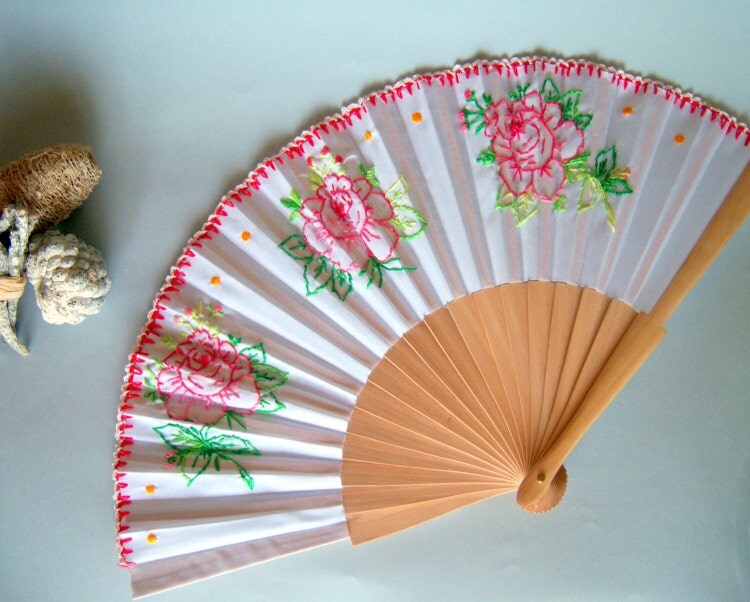 Hand embroidered fan Fabric fan with wood handle by ElTallerdeRuna