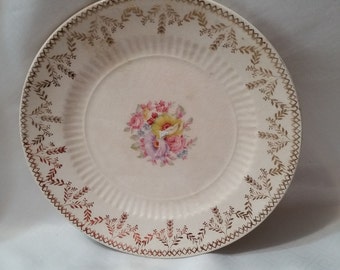 Items similar to Royal China Dinner Plates Floral 22K Gold Trim ...