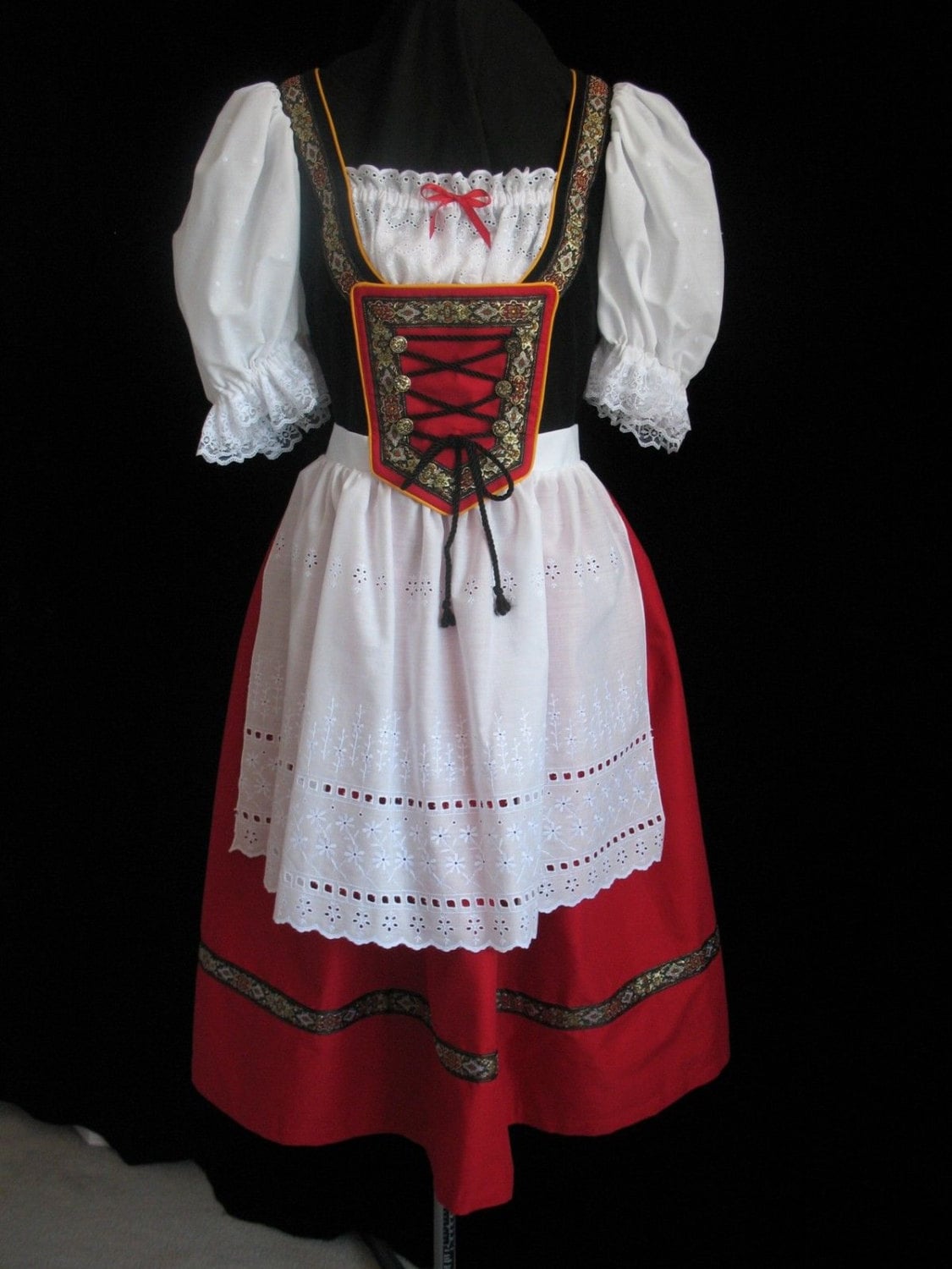 New Red Bavarian German Oktoberfest Dirndl Dress Gown Costume
