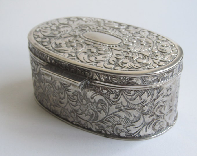 Vintage jewellery box, trinket box, general storage case, embellished embossed silver metal box, empty cartouche, housewarming gift idea