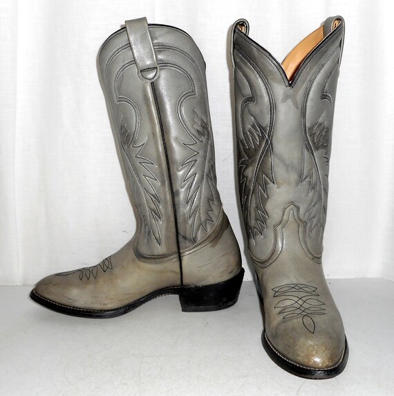 best levis for cowboy boots