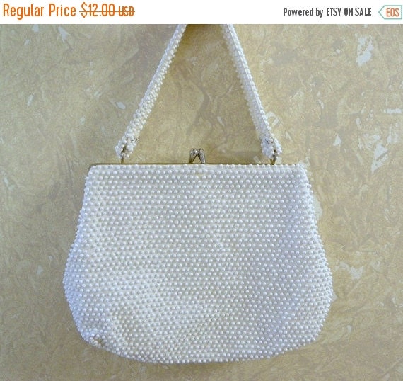 Vintage Lumured White Beaded Handbag