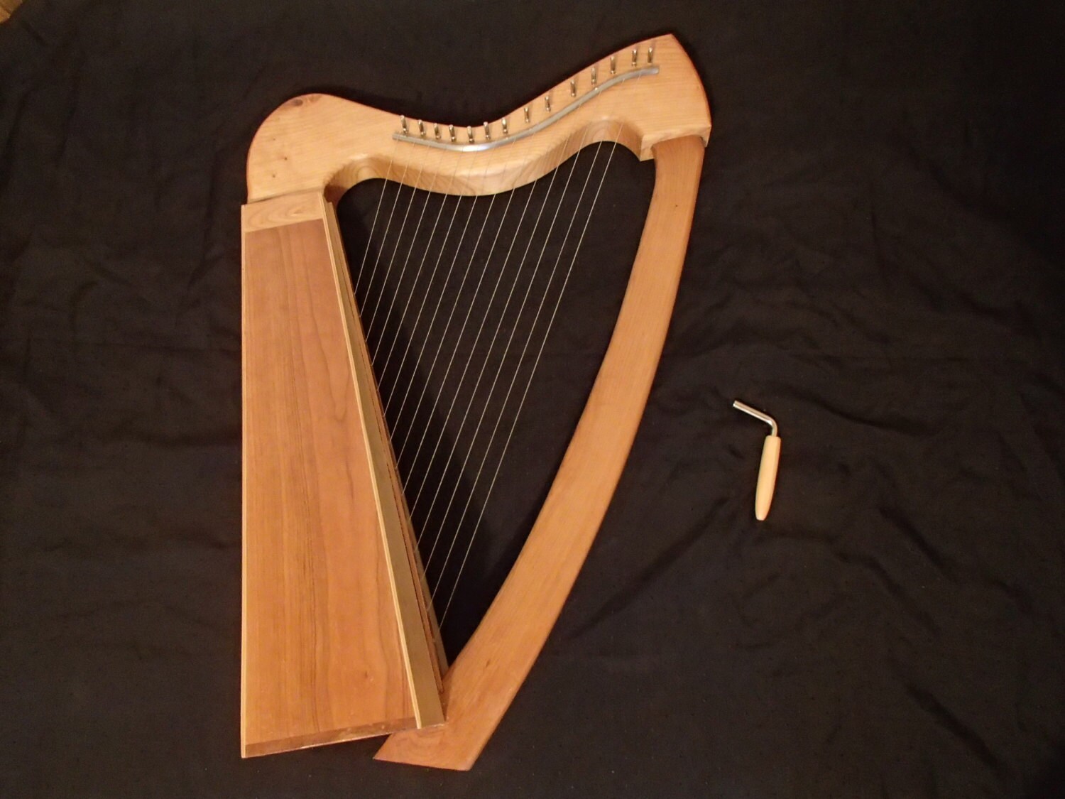 Lap size Wire Harp Cherry Wood NeoCeltic style