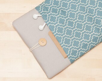 Laptop case / Macbook pro 13 sleeve / Laptop sleeve / 13 inch macbook air case, padded with pockets - Retro blue -