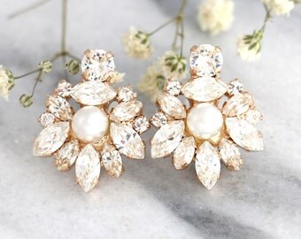 Bridal earrings, Bridal Cluster earrings,Bridal Pearl Earrings, Swarovski Bridal earrings, White Crystal Vintage Earrings, Gift for her
