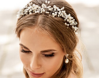 Wedding pearls crown. Hair vine halo for b ride to be. Hair vine for weddings. Beach wedding hair accessory. Boho hair vine. Pearls crown.