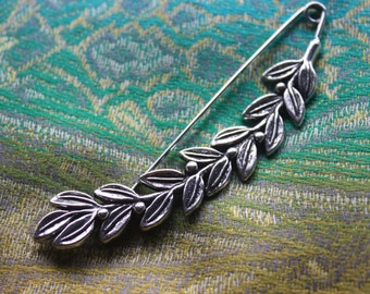 Shawl pin/ brooch leaves