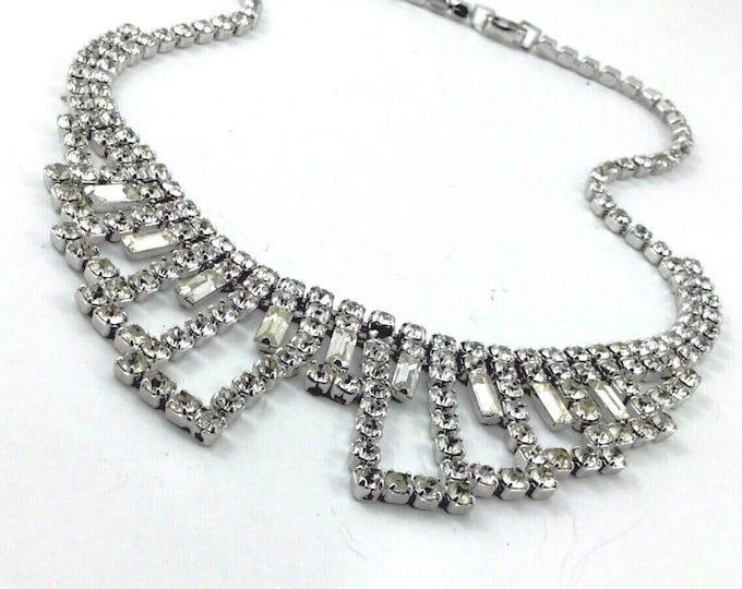 Glamorous Vintage Rhinestone Necklace, Sparkly Crystal Bib Necklace. Hollywood Glam Necklace. Vintage Clear Rhinestone Wedding Necklace.