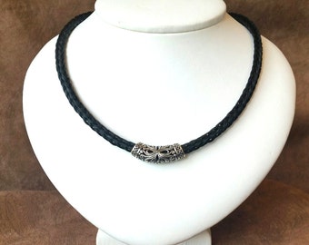 Braided Horsehair Necklace with Pewter Epona Devine Horse