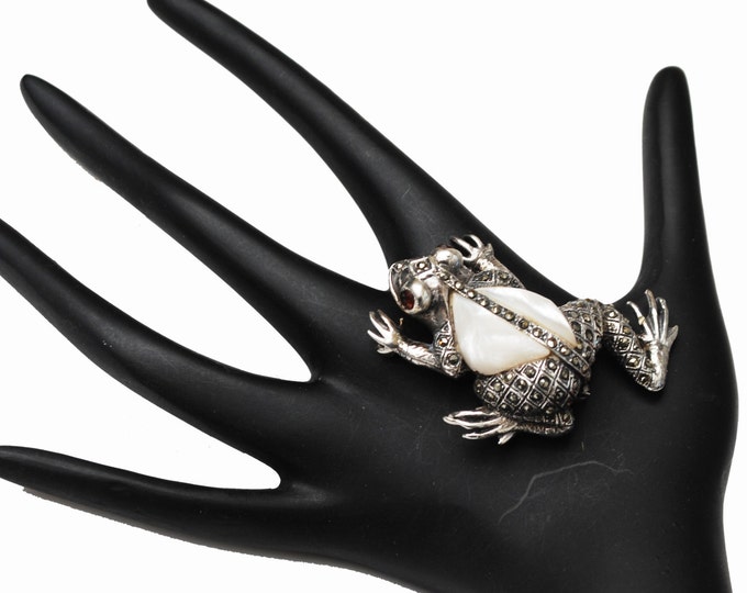 Frog Brooch Marcasite silver and mother of pearl Jelly belly reptile pin