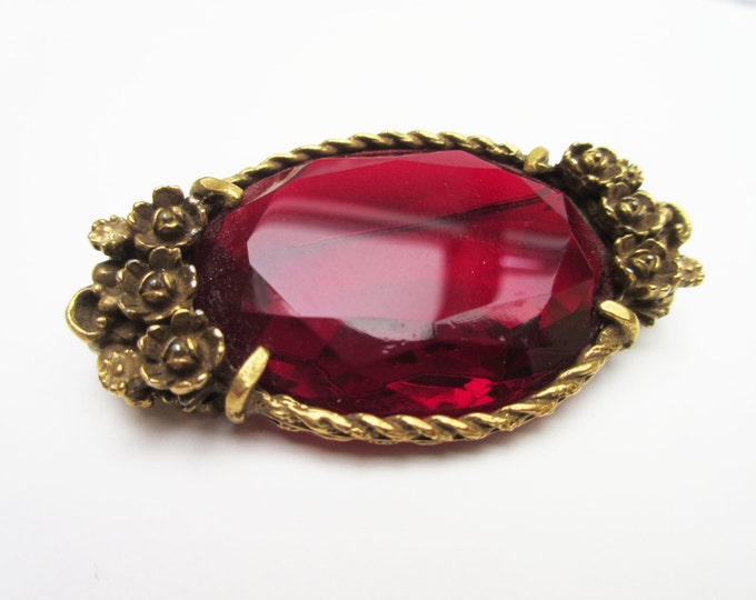 Ruby Red Glass Brooch - gold floral setting - bar pin