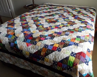 Queen bed quilt, traditional patchwork quilt, wedding quilt, anniversary quilt, quilted bedding, quilted bedspread, quiltsyhandmade