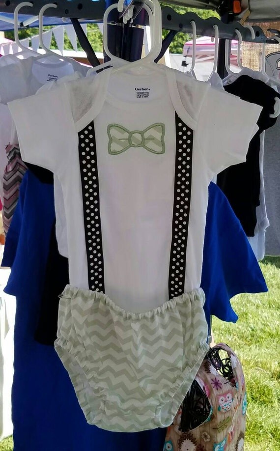 Boy picture outfit. Bodysuit with bowtie and matching diaper