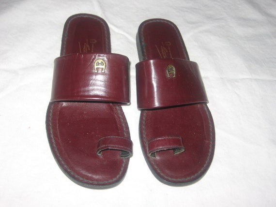 Vintage Burgundy Gold Etienne Aigner Seal Of Authenticity Toe