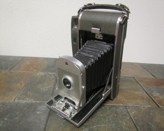 vintage POLAROID LAND CAMERA model 150 , photography equipment