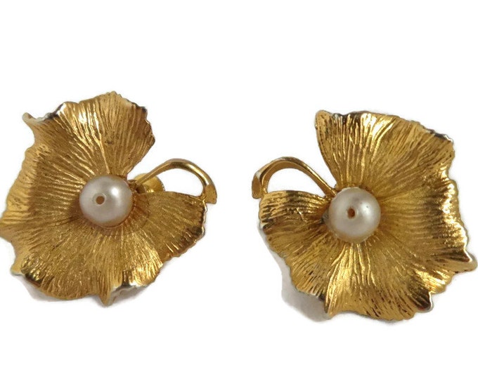 Coro Gold Tone Flower Pearl Earrings, Vintage Floral Screw Back Earrings