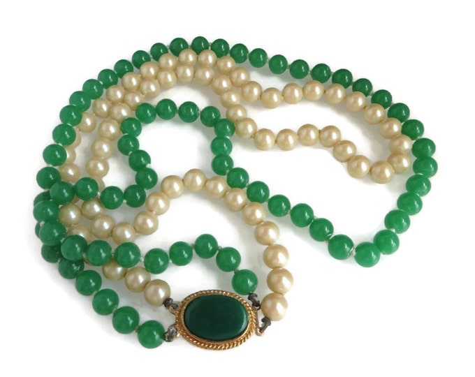 Faux Pearl Green and Cream Vintage Beaded Necklace