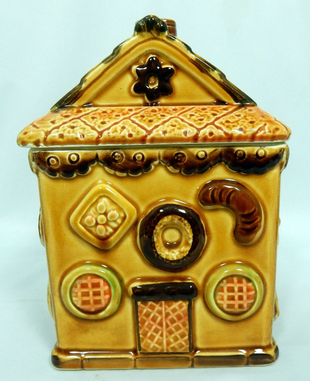 gingerbread house cookie jar