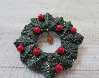 vintage 60's Christmas wreath brooch pin with Mary medal
