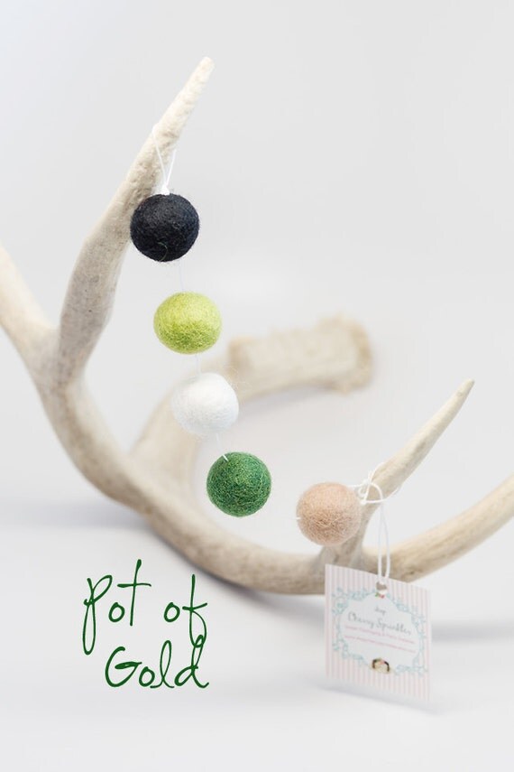 pom wool felted pom garland Pom Pom Garland Pom Diy Felt day, wool  *St.Patrick's Green  balls,