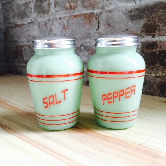 Round Jadeite Salt Pepper Shaker Set