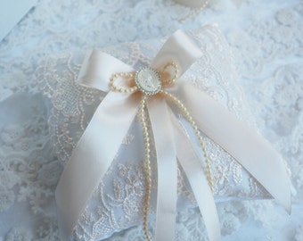 Wedding Ring Pillow, Ring Bearer Pillow, Wedding Pillow, Wedding Ring Pillow, Ring Bearer, Lace Ring Pillow, Rustic Wedding, Ring Cushion