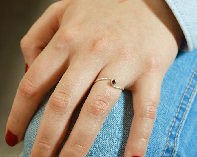 Wave Ring, Silver Wave Ring, Garnet Mothers Ring, January Birthstone, Silver Twist Ring, Unique Mother's Ring, Garnet Ring, Sterling Silver