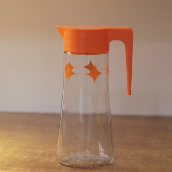 anchor hocking pitcher with lid