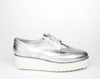 Silver Shoes, Silver Oxford Shoes, Platform Loafer, Silver Lace Shoes, White Platform, Casual Oxfords, Casual Shoes, High Platform Shoes