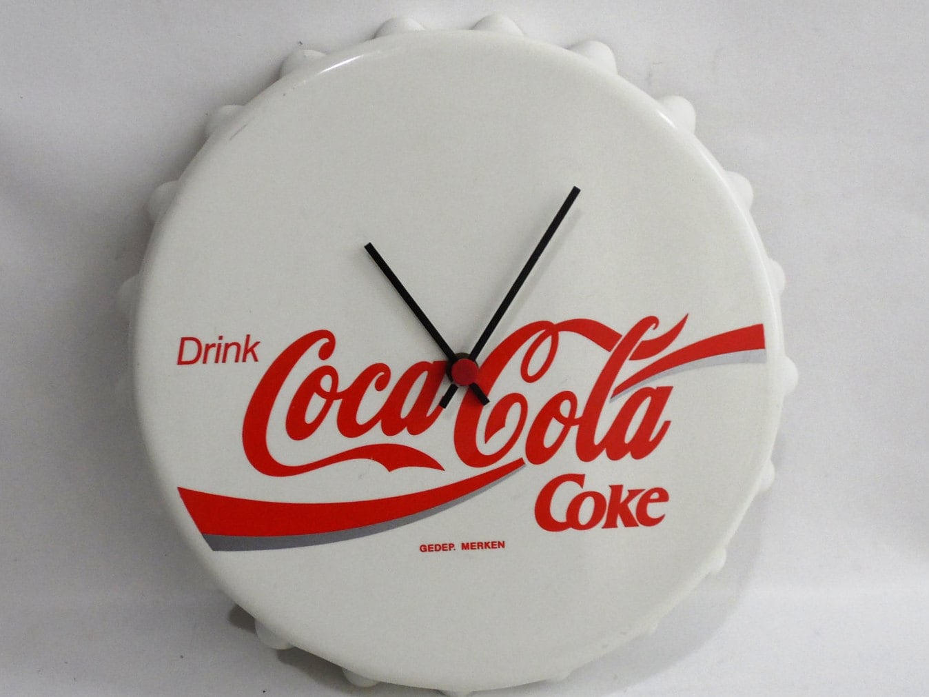 Coca Cola Clock. Vintage Coca Cola Bottle Cap Clock. Retro
