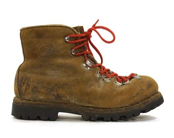 Richard Pontvert Hiking Boots / Vintage 1970s Brown Leather Lace Up Ankle Boots / Women's Size 9.5