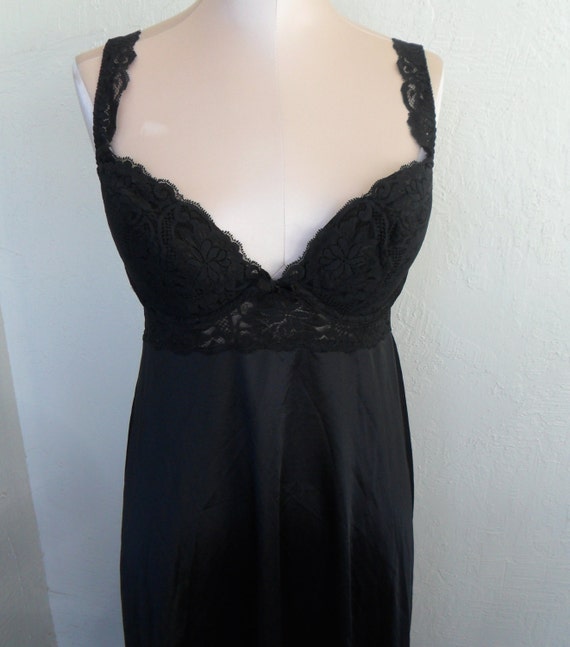 Vintage Olga Nightgown 92147 Lace and Nylon Size 36 Padded Bra
