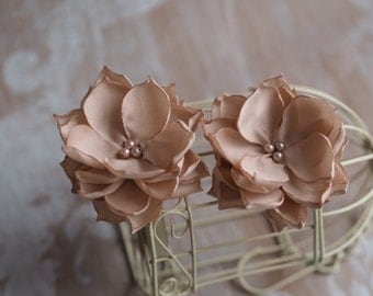 Bridesmaid Hair Flower, Flower Bobby Pins, Champagne Hair Accessory, Champagne Flower Pin, Set of two Bridal Hair Flower
