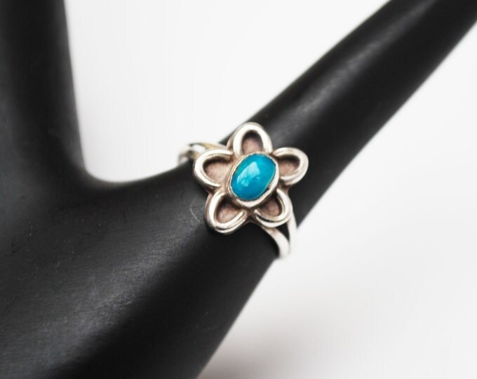 Sterling turquoise Flower Ring - Silver floral blue gemstone -Boho - size 7