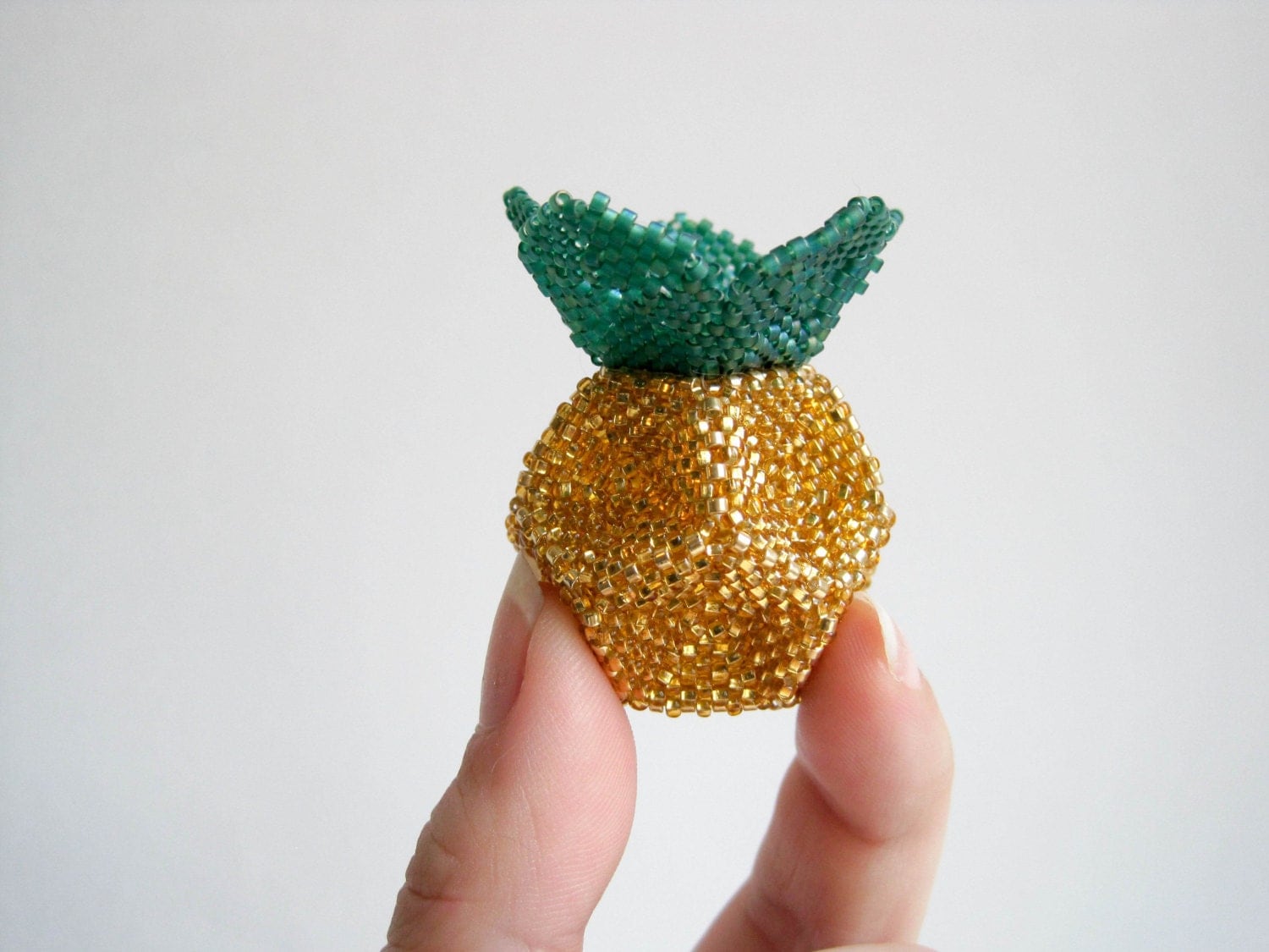 Glittering Gold Pineapple Beaded Pineapple 3D beading