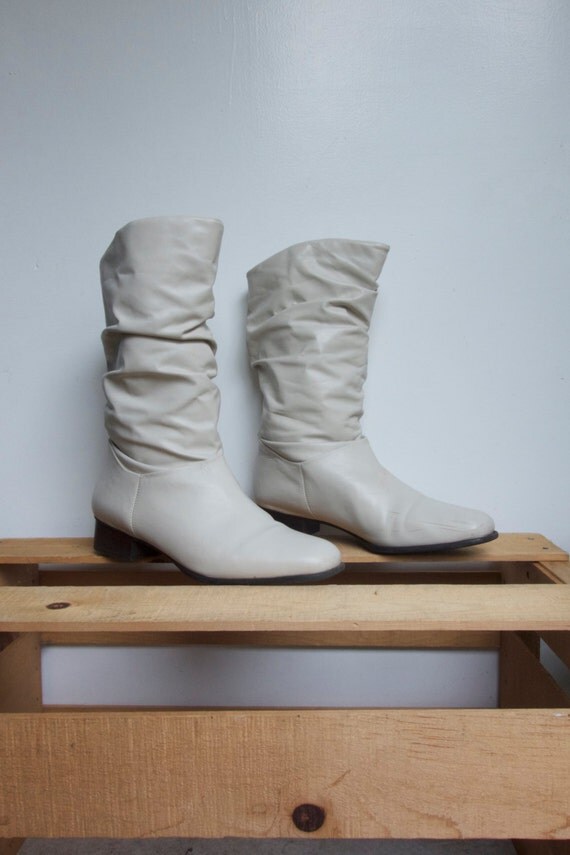 Short Leather Go Go Boots Women's Size 9 LIZ BAKER Mod