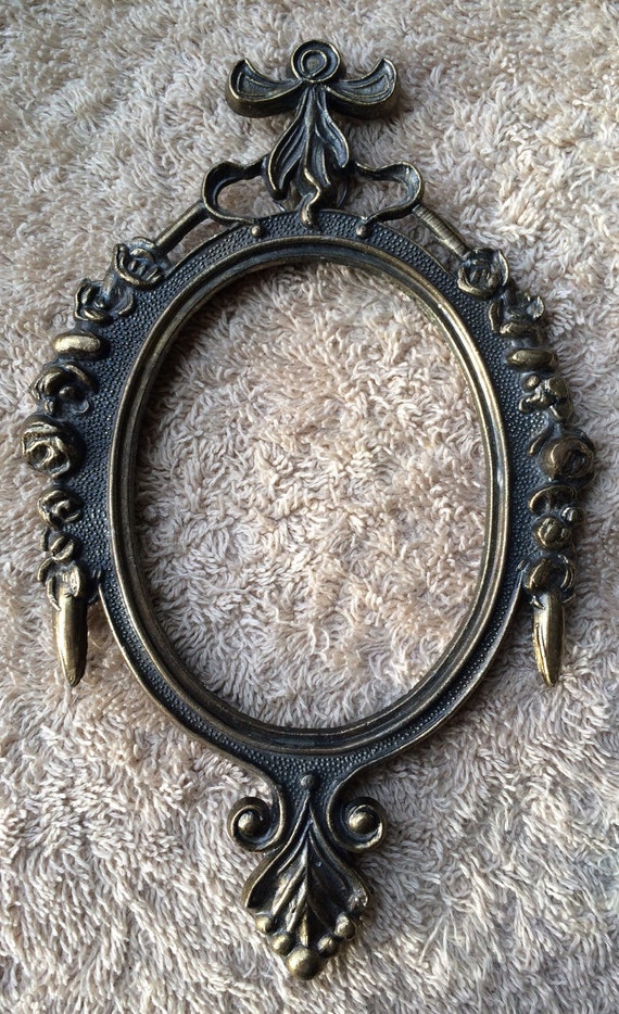 Download Vintage Oval Metal Frame Ornate Decor Made in Italy Small