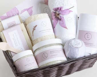 Bridesmaid Gift. Spa gift set .Spa gift basket. SPA Gift set. Birthday bath and body gift. Gifts for mom.Bridesmaids spa Gift. Bath gift set
