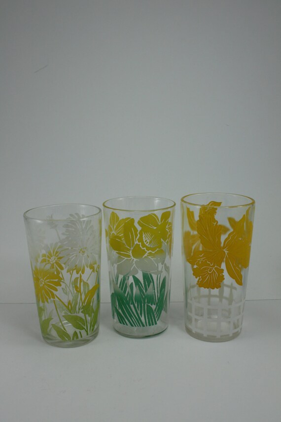 Vintage Swanky Swig Drinking Glasses Yellow Aqua Flowers