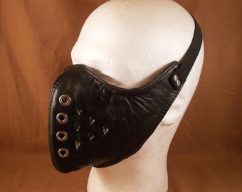 LIVRAISON GRATUITE ! Masque moto cuir noir naturel avec des pointes, masque clouté