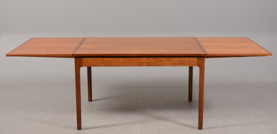 Danish 1940s Extending Mahogany Dining Table by Jacob Kjaer