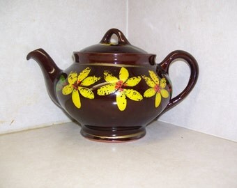 Royal Canadian Art Pottery Teapot Daisy Teapot Brown Teapot 70s Vintage