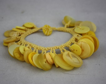 bracelets, button bracelets, button jewelry, yellow bracelets, crocheted bracelets, hand made jewelry, handmade jewelry, vintage jewelry