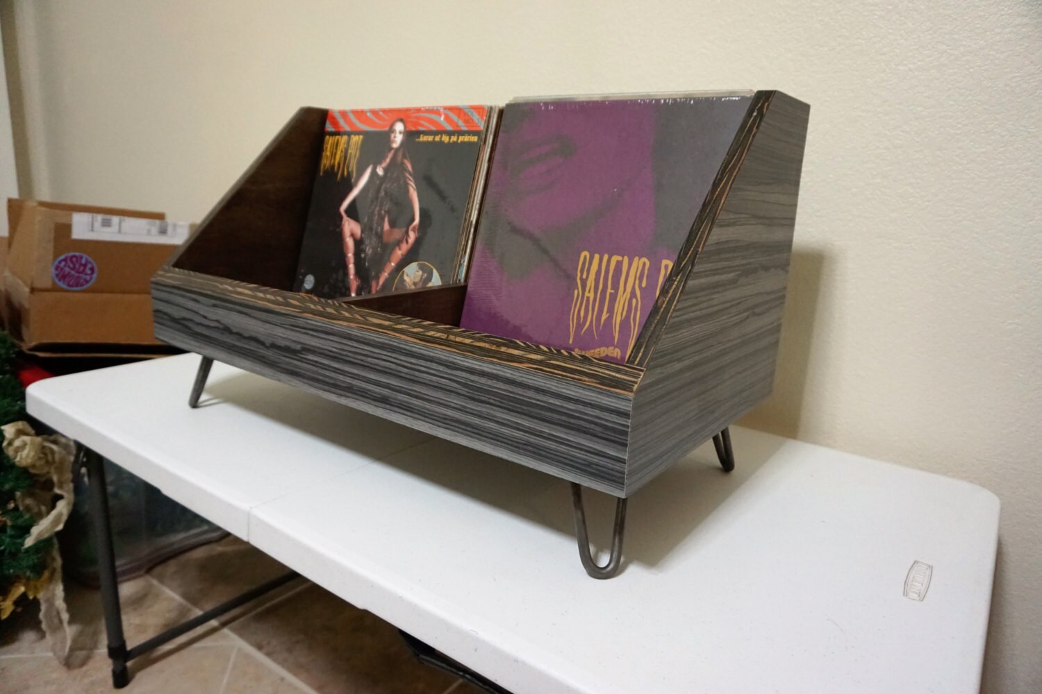 Fully Customizable Vinyl Record Display