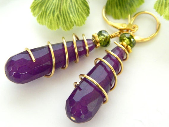 Wire Wrap Earrings, Purple Earrings, Amethsyt Earrings, Gemstone Earrings, Short Earrings, Handcrafted Earrings, Gold and Crystal, Unique