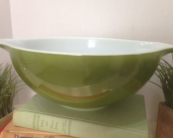 PYREX Avocado Green Cinderella #444 Mixing Bowl
