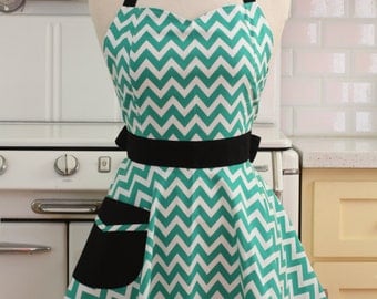 Retro Full Apron Sweetheart Neckline Green and White Chevron - BELLA