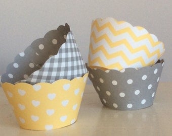 The Cat in the Hat Cupcake Wrappers and Hat Toppers