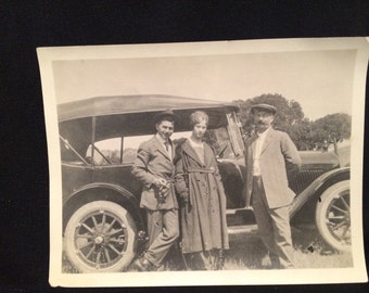 Vintage Old Photo - Men - Women - Vintage Car - Auto - 1920's