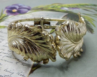 Vintage Gold Tone Feather Hinged Clamper Bracelet NCY39
